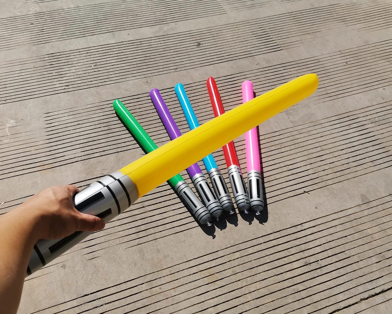 Neues Aufblasbares Lichtschwert Laser-Schwert Spielzeug 100cm Aufblasbarer Stick PVC Aufblasbares Schwert als Geschenk – Detail 4