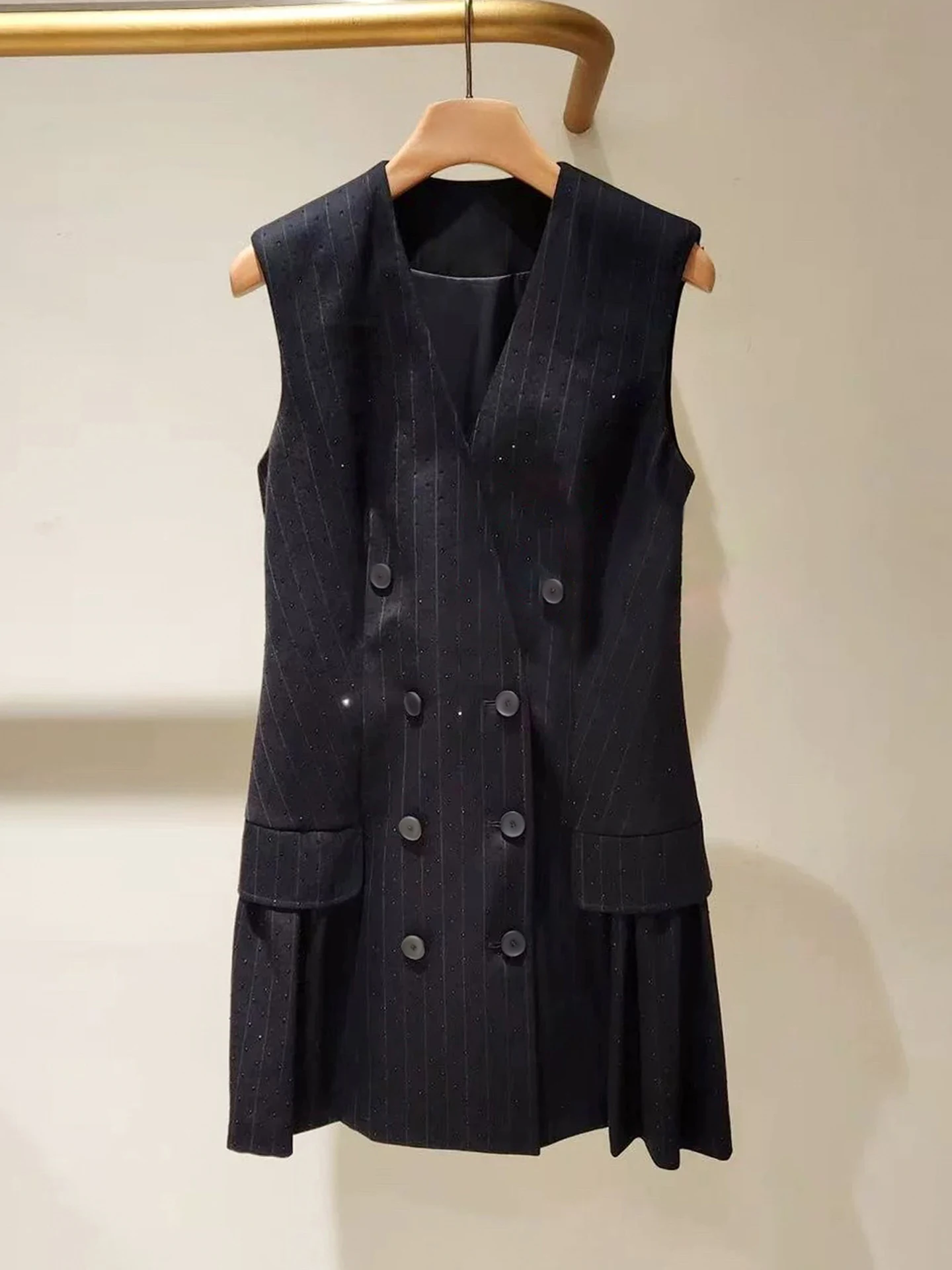 เสื้อกั๊กผู้หญิงทรงเอไลน์ แบรนด์ S Home South Oil รุ่น High End ประดับเลื่อมลายทาง คอวี ดีไซน์เรียบง่าย เหมาะสำหรับฤดูใบไม้ร่วงและฤดูหนาว ทรงเข้ารูปเอวสูง