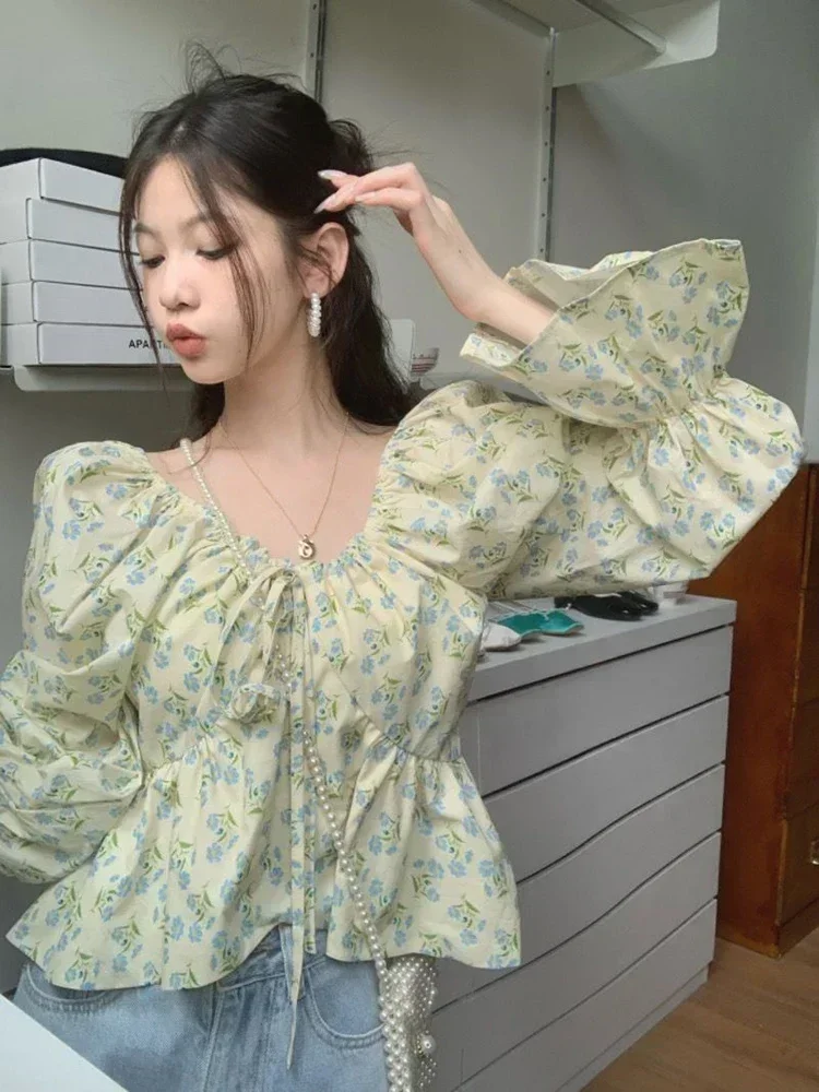 

Корейская женская блузка с цветочным принтом, V-образным вырезом, сексуальная, укороченная, с пышными рукавами, винтажная, с рюшами, весенняя, элегантная, в стиле ретро