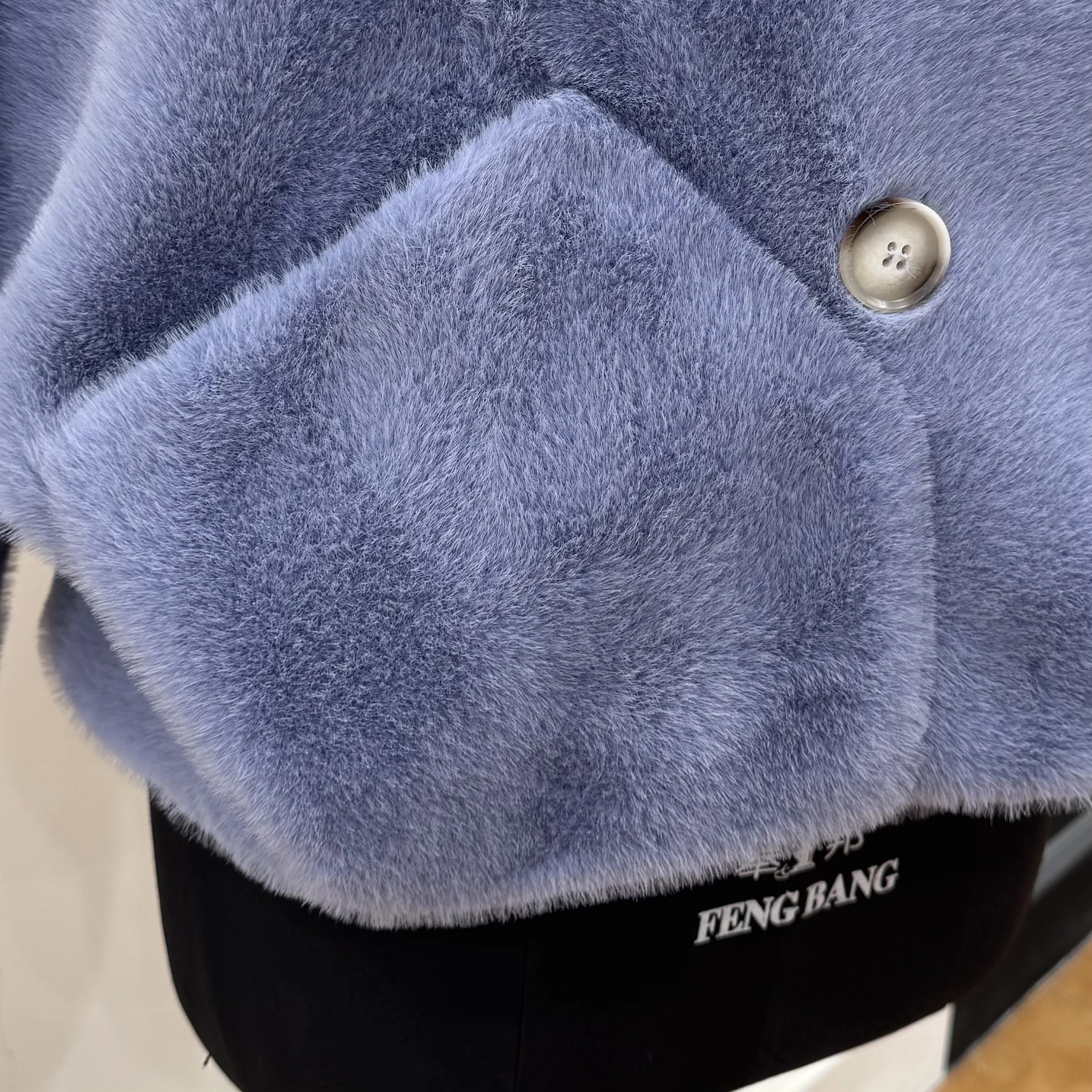 여성 겨울 짧은 모피 코트 밍크 벨벳 후드 루즈 버전의 새로운 환경 친화적인 패션 코트