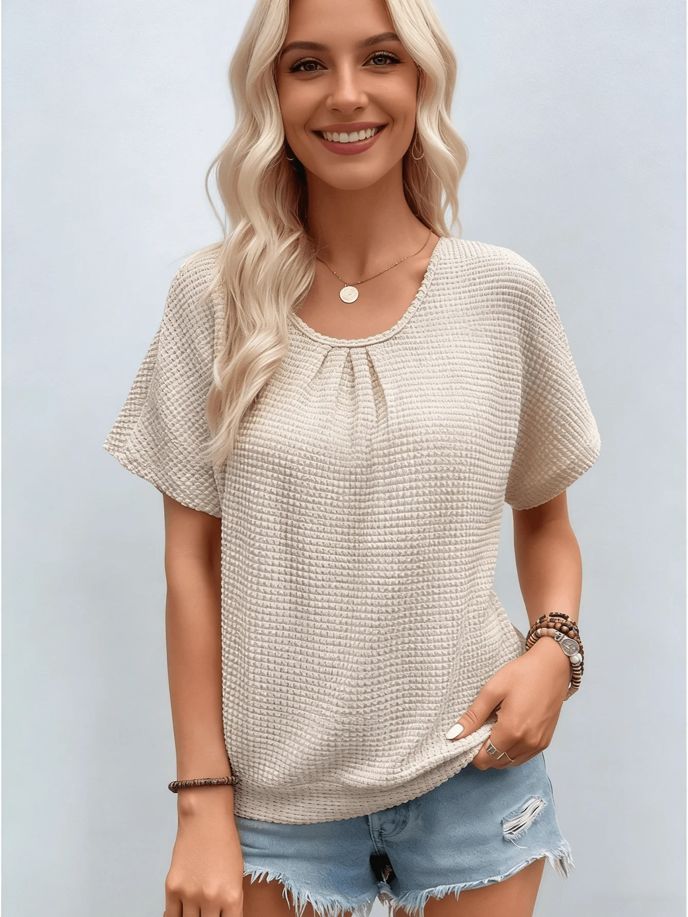 

Модный женский топ с короткими рукавами, выполненный из вафельной ткани с ажурным кружевом — идеально подходит для отдыха дома, в повседневном стиле.