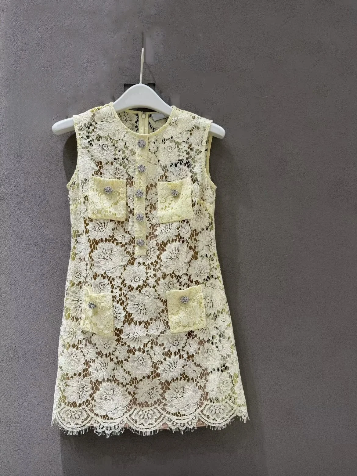 

Yellow Lace round Neck Sleeveless Dress HEIDD SP2026 Spring Summer Floral Button Elegant High Waist A-Line Cotton Dress