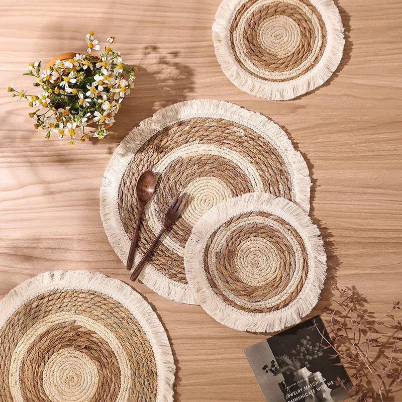 Round Woven Placemats With Tassel for Dining Table Wicker Natural Straw Farmhouse Rustic Charger Plate Heat Resistant Place Mats