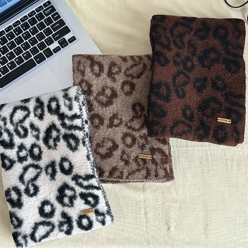 

Trendy Lightweight Leopard Print Scarf Cashmere Blend Windproof Imitation Wool Scarf Korean Style Warm Winter Shawl Gift