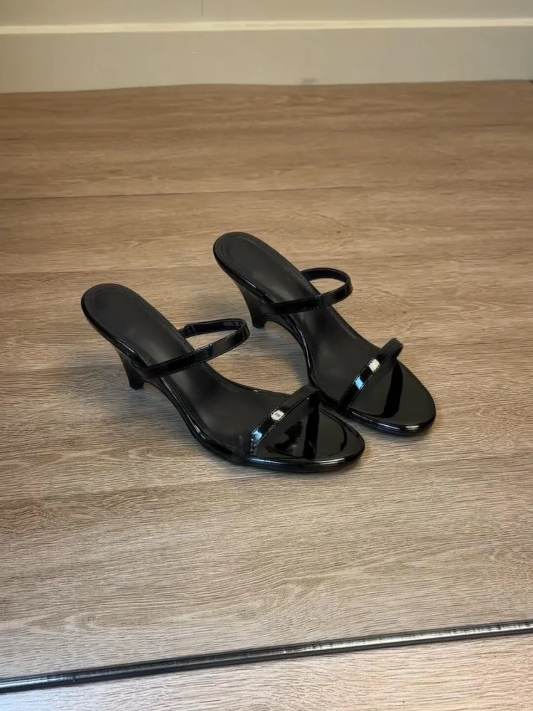 elevated-heel-leather-version-black-patent-leather-sandals-women's-commuter-fashion-genuine-leather-open-toe-strappy-sandals