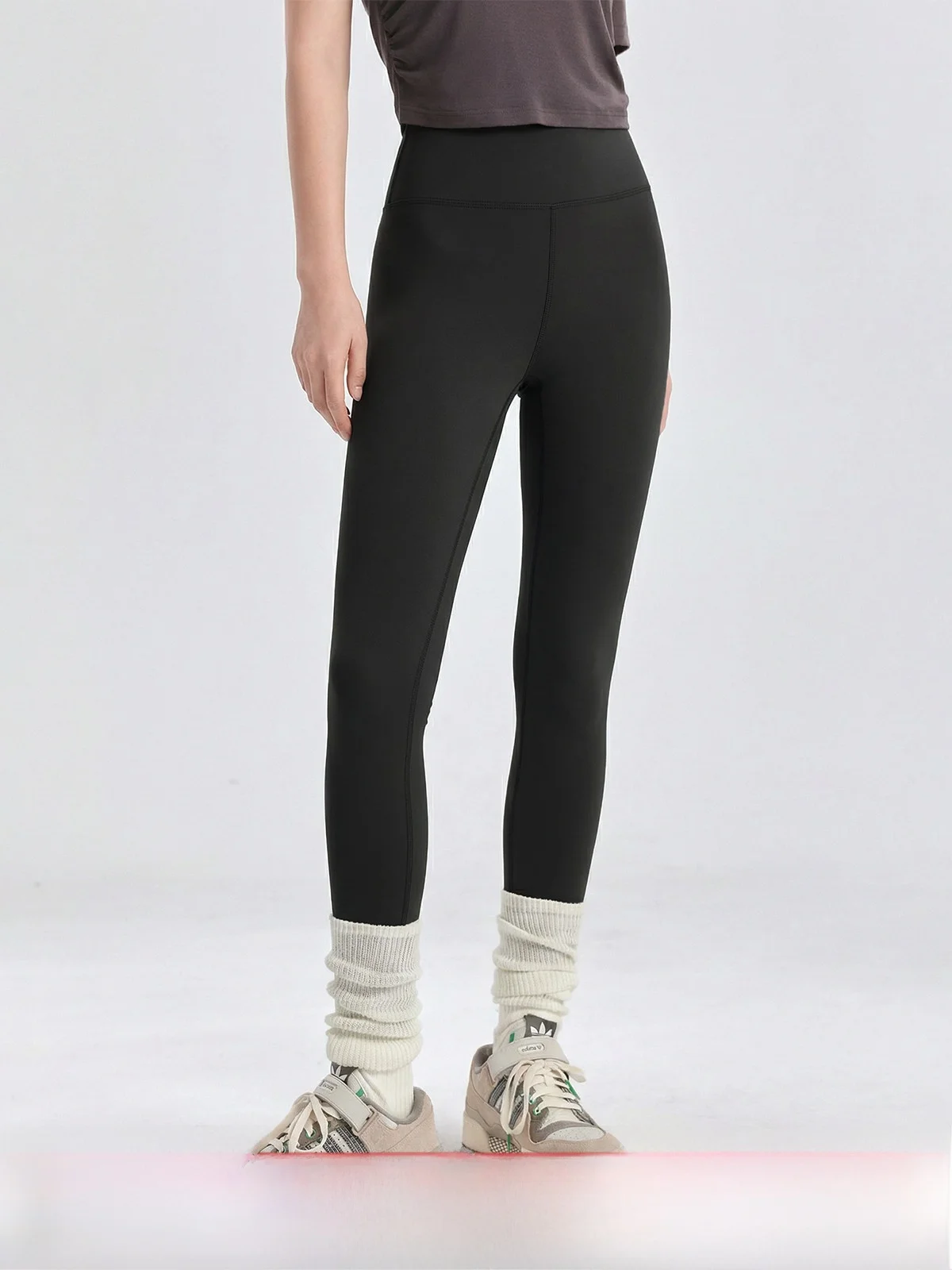 

Женские спортивные леггинсы с высокой талией для йоги, облегающие, длинные, весна 2026, эффект «второй кожи», высокая эластичность, подтягивающие ягодицы