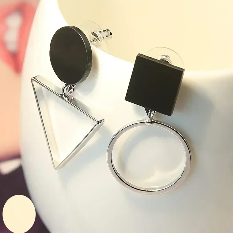 Kadınlar Yaratıcı Moda Zarif Üçgen Geometrik Klip Küpe Piercing Olmadan Retro Kadın Püskül Uzun Kulak Klipleri Takı