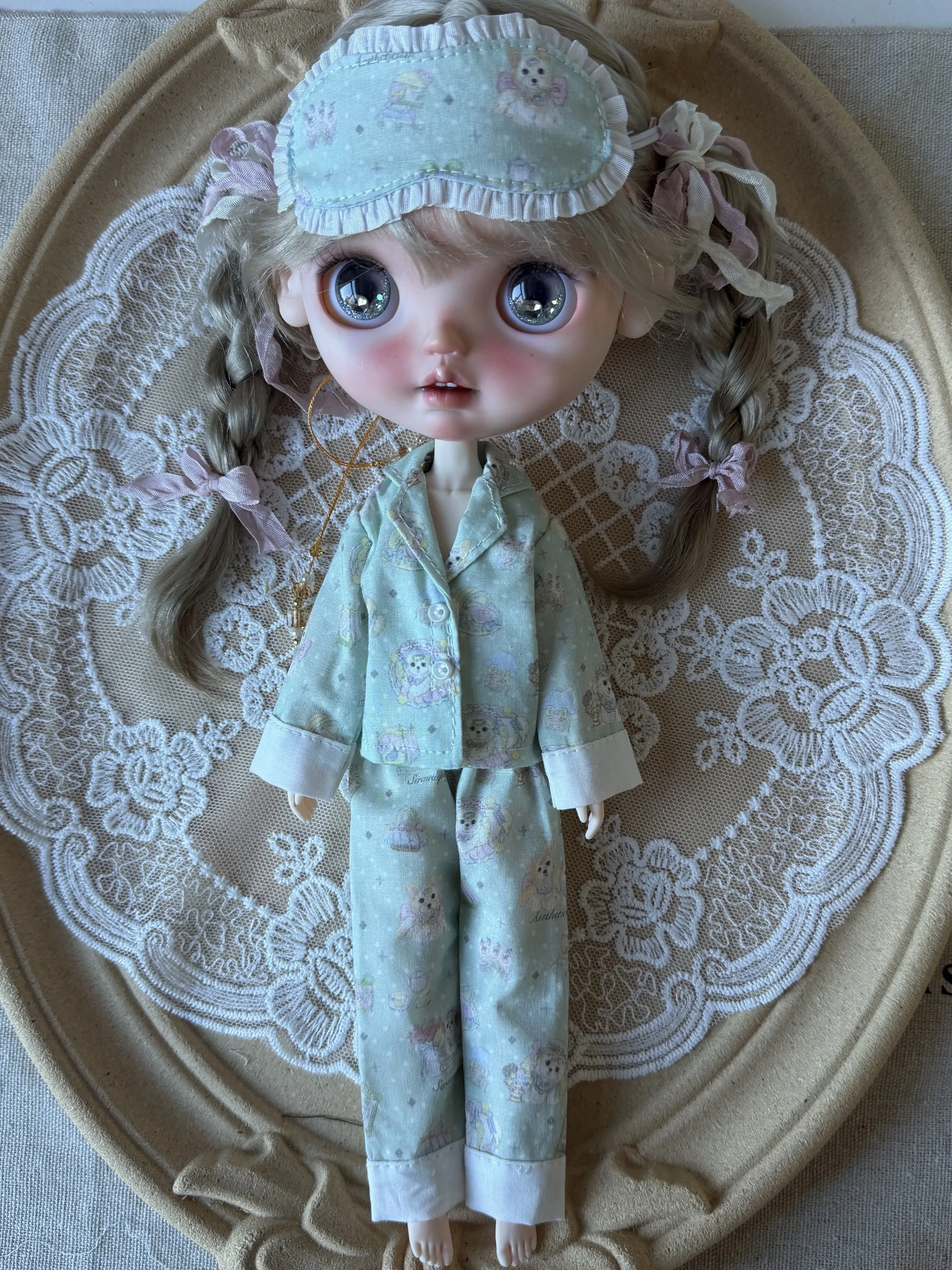 

30 см аксессуары для куклы Blyth, домашняя одежда с мультяшным кроликом и щенком, милая красная клетчатая пижама + набор масок для глаз для Blyth Azone, DIY Dress Up