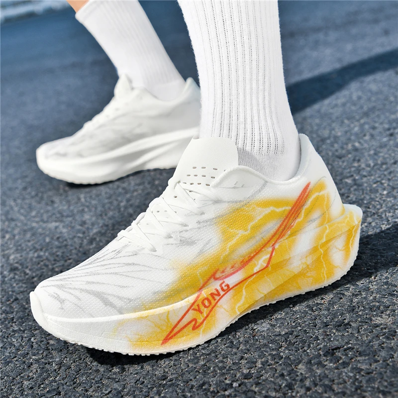 أحذية ركض احترافية جديدة ذات لوحة كربون كاملة الطول بنعل ناعم أحذية تدريب على طراز المدرسة للرجال #1