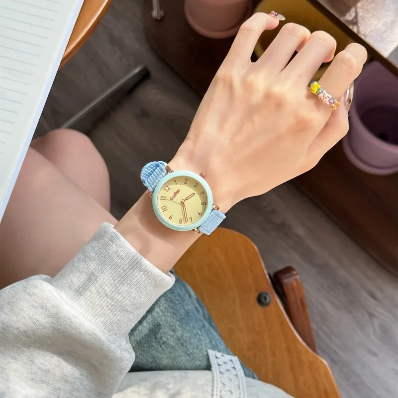 New girls watch simple fashion water luxury trend high value quartz watch student birthday gift