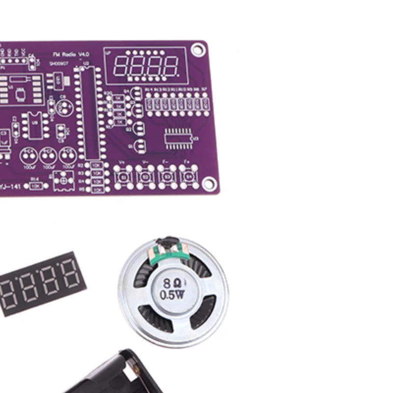 

DIY FM Radio Electronic Kit Adjustable Frequency 87-108MHz Digital Display Soldering Project Practice Solder RDA5807S