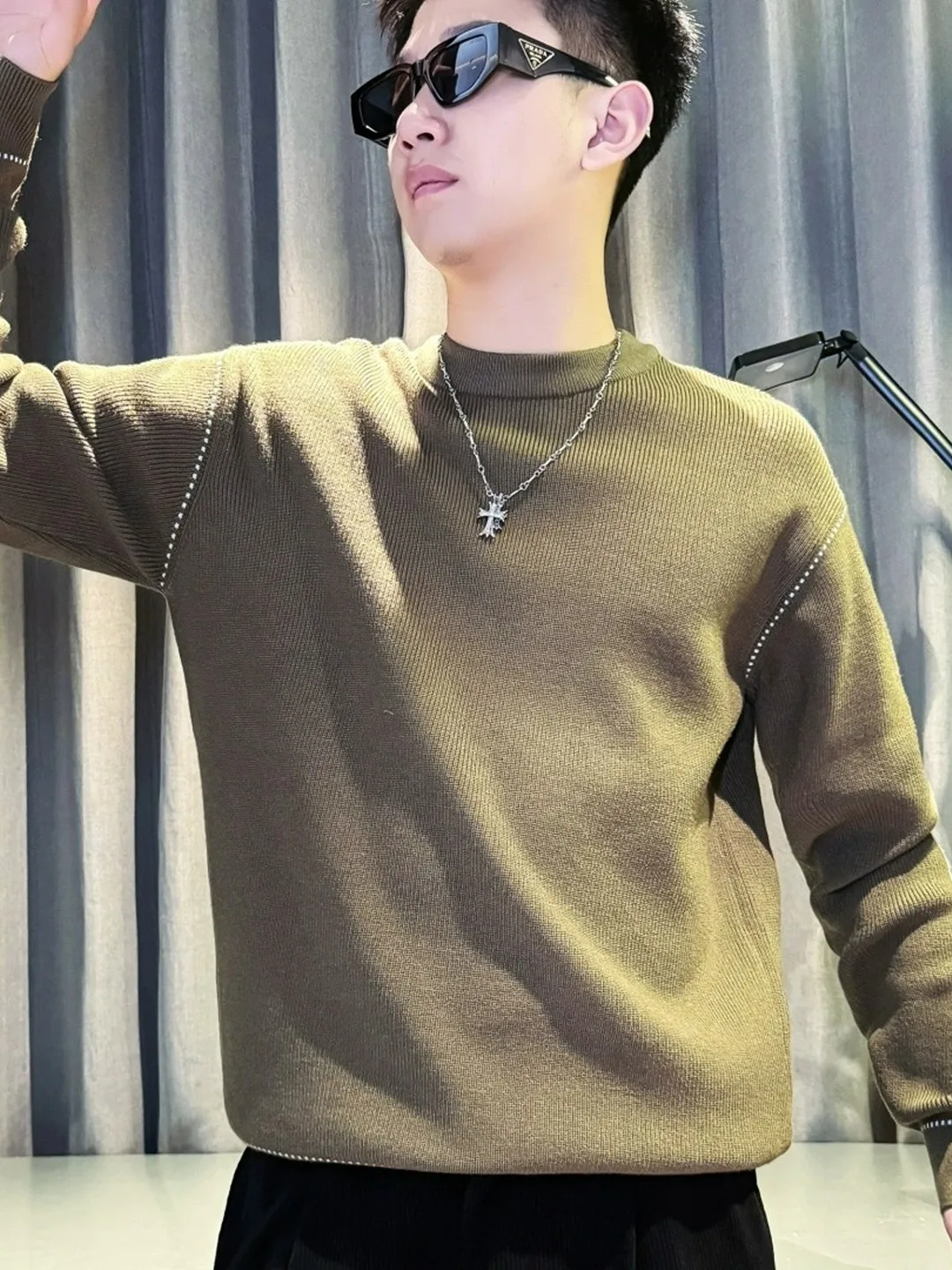 

New 2025 Men's Sweater Long Sve round Ne Base Layer irt Casual Simple Sle Inner Wear for Teens Autumn Winter Season