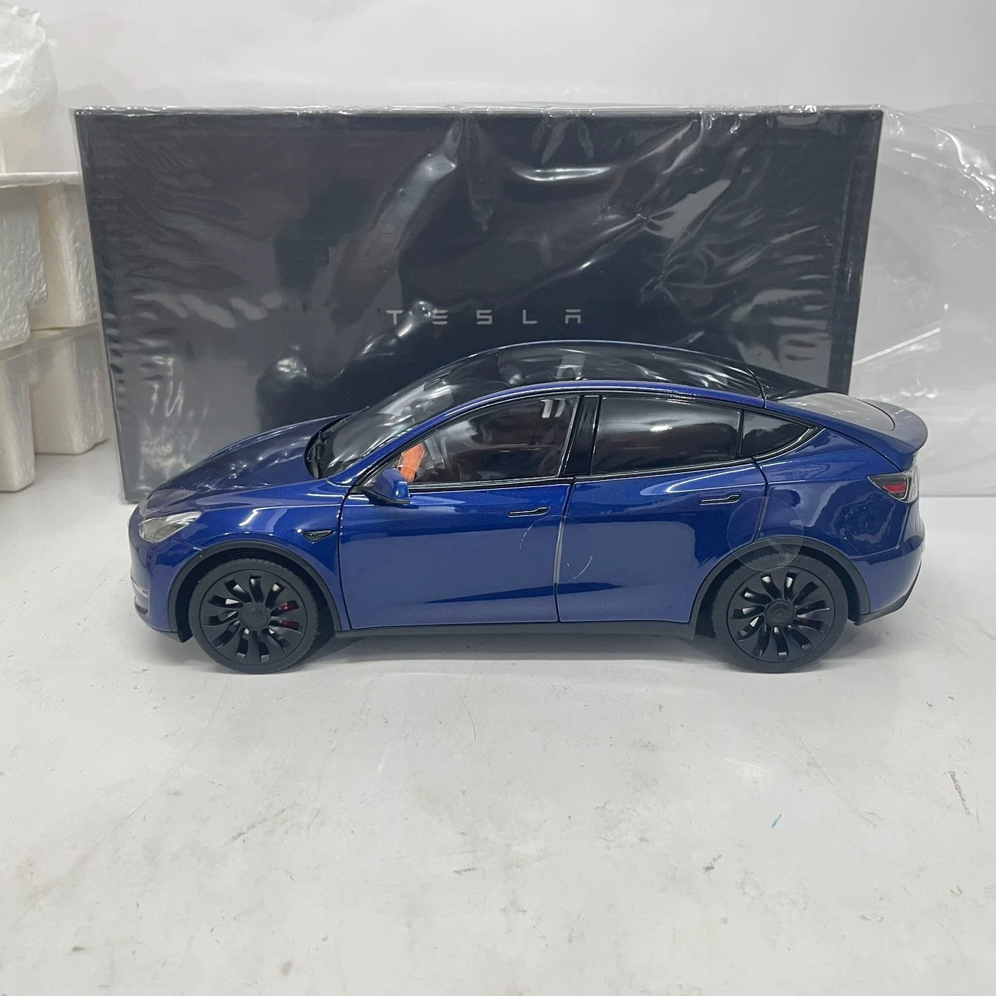 Tesla Model Y 1:18 スケール ミニカー Die-cast 1:18 Scale Tesla Model Y SUV Simulated Alloy Static Car Model