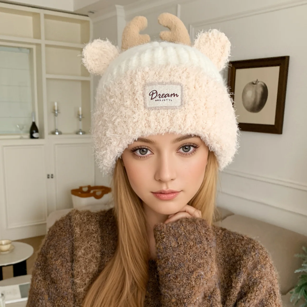 Heißer Verkauf Frauen Nette Plüsch Fell Warme Winter Hut Junge Trendy Gestrickte Hut Mit Deer Horn Ohr Mädchen Schöne Elegante Pelz Winter Kappe