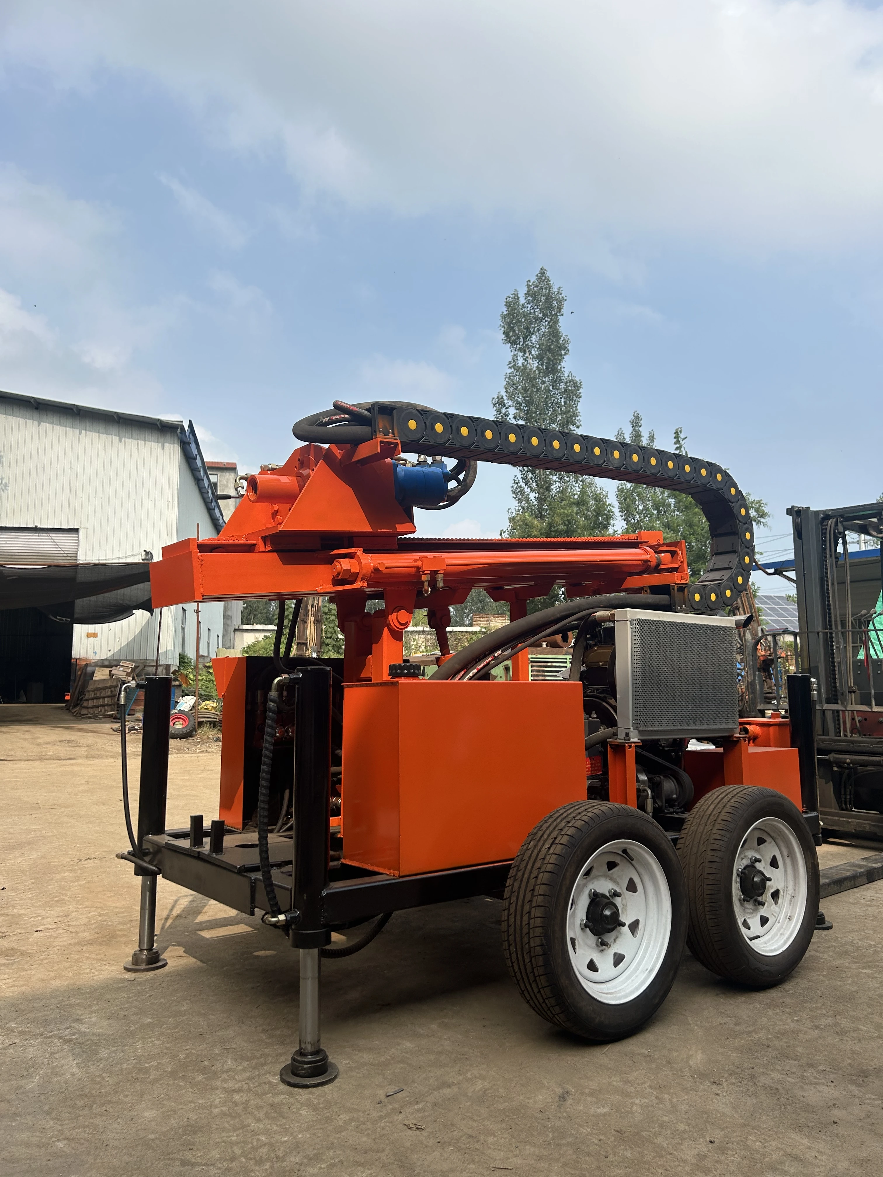 

Custom Water Well Drilling Machine Hydraulic System 180m 200m Depth Capacity