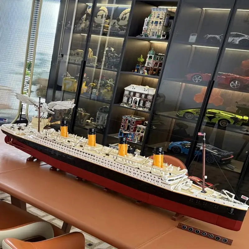 9090 Stuks Grote Cruiseboot Schip Stoomschip Titanic Model Bouwstenen Desktop Decoratie Diy Verjaardagscadeautjes Compatibel 10294