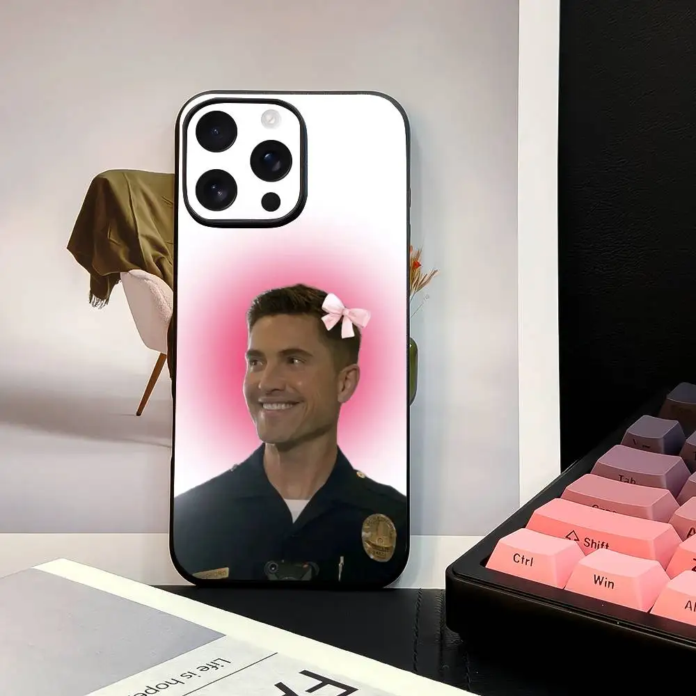 حافظة هاتف Tim B-Bradford Rookied أنيقة باللون الأسود غير اللامع من مادة TPU لهاتف 11-16. مضاد للانزلاق ومقاوم للاهتراء