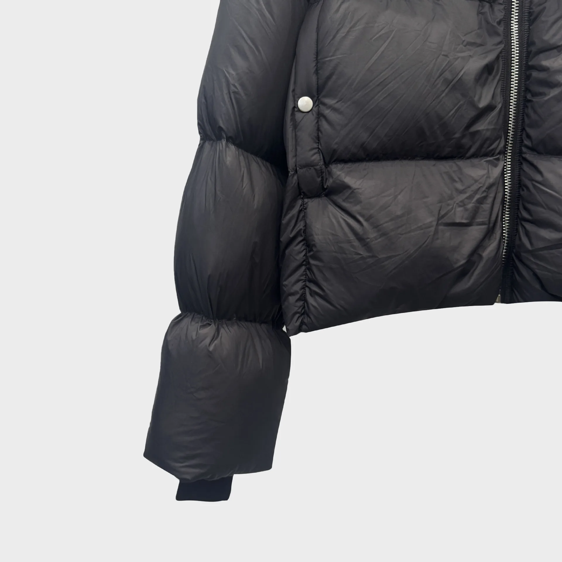Veste en duvet d'oie de Style Ro foncé pour femmes, col montant et fermeture éclair diagonale, nouvelle veste minimaliste rétro en duvet d'oie