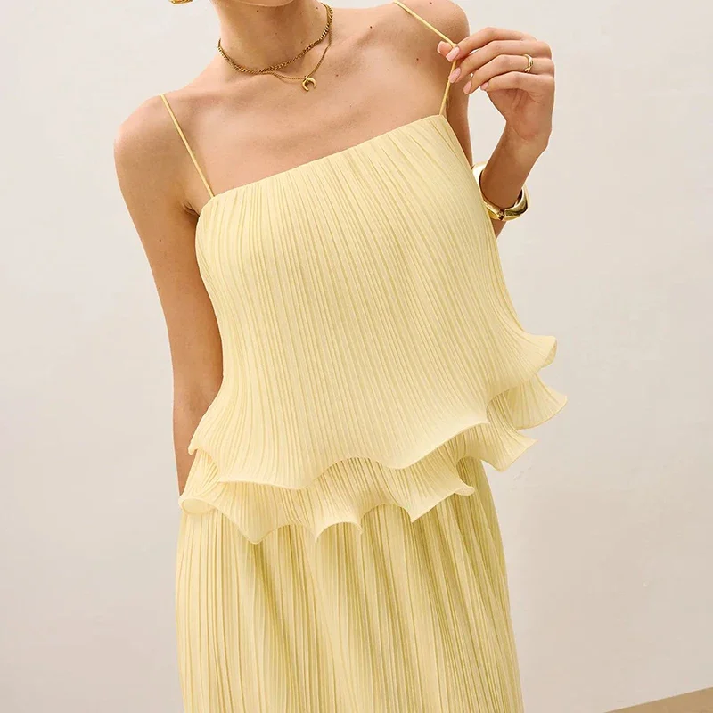 ชุดเซ็ทสองชิ้นเสื้อสายเดี่ยวเปิดไหล่ทรงยาวหรูหรา แต่งระบายพลีท พร้อมกระโปรง ชุดเซ็ทแฟชั่นสำหรับผู้หญิง