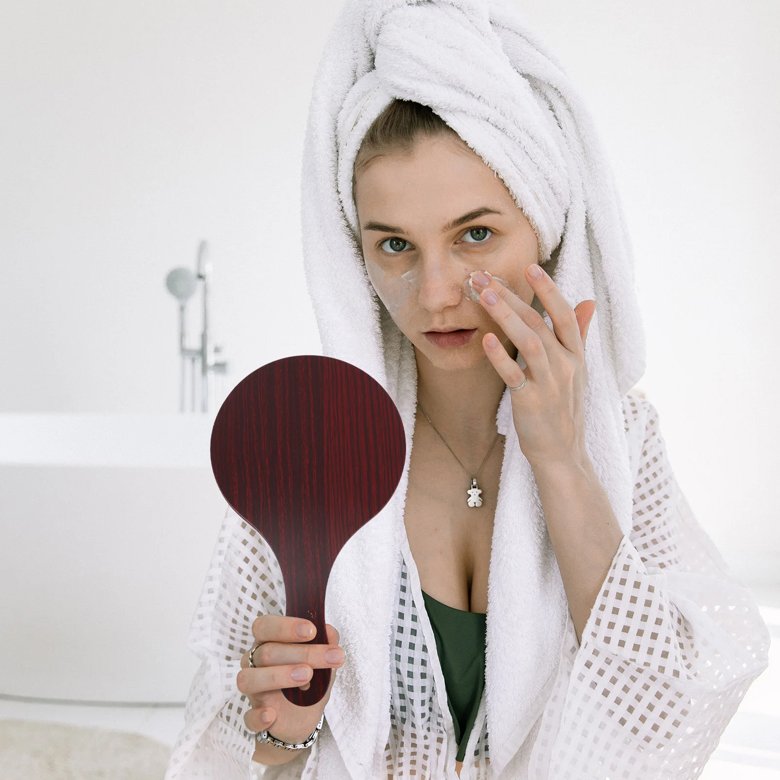 1Pcs Wooden Handle Makeup Mirror Retro Scratch Resistant Handheld Portable Lightweight Vanity Mirror for Travel Use