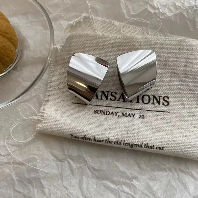 جديد بسيط نمط معدني لامع هندسية أقراط للنساء المألوف شخصية الإكسسوار اليومي مجوهرات الحفلات هدايا عيد الميلاد