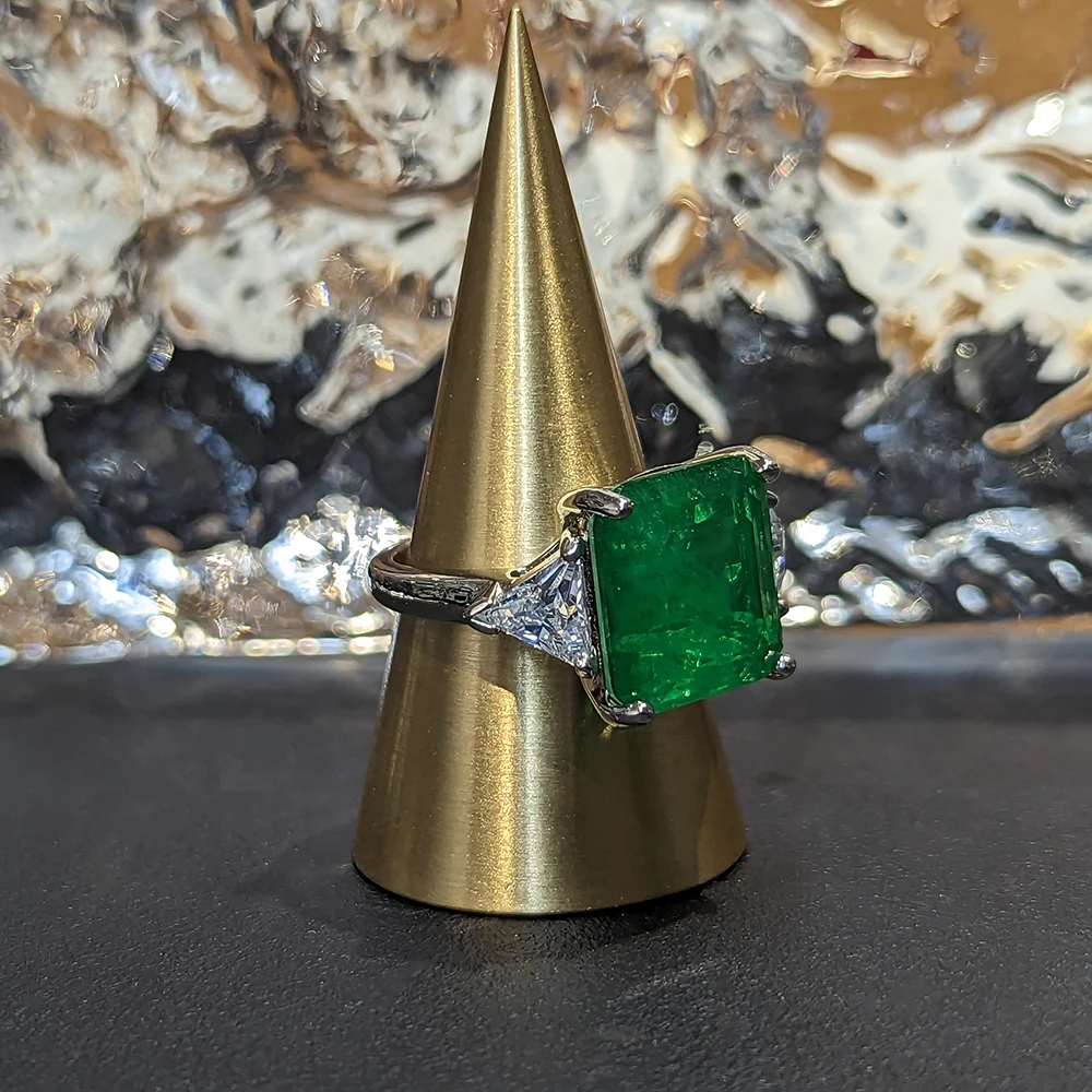 Green Square Zircon Shiny Ring