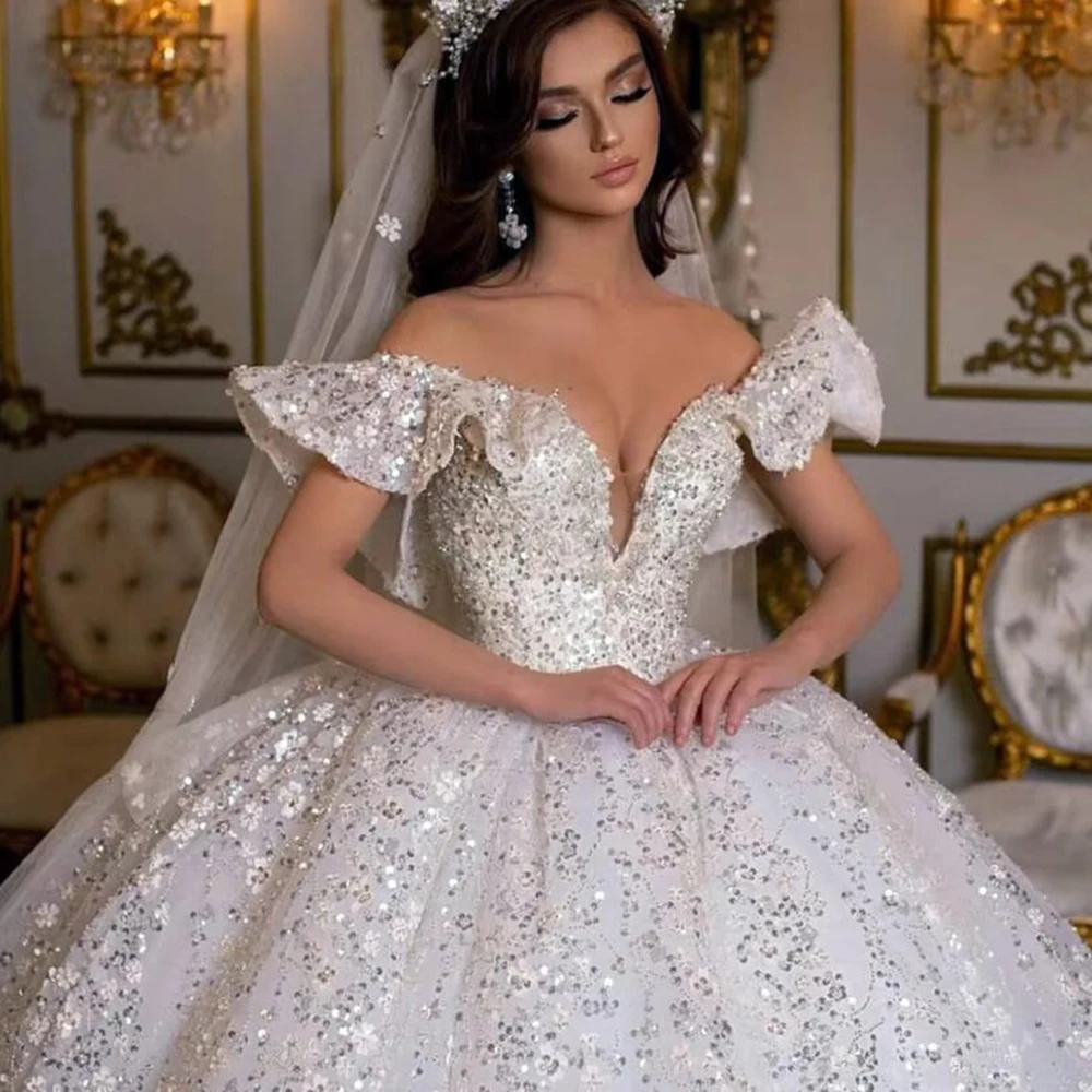 

Gorgeous White Wedding Dresses V-neck Floor Length Off the Shoulder Sleeves Sequins Appliques Smart Women Banquet Ball Gowns