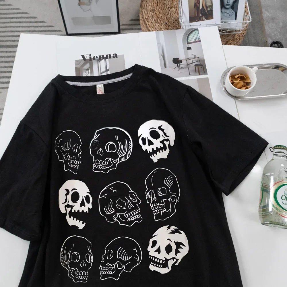Gothic Women's T-Shirt Skeleton Print Grunge Aesthetic Goth T Shirt Dark Edgy Fashion Streetwear Graphic Tee Unisex Couple Tops