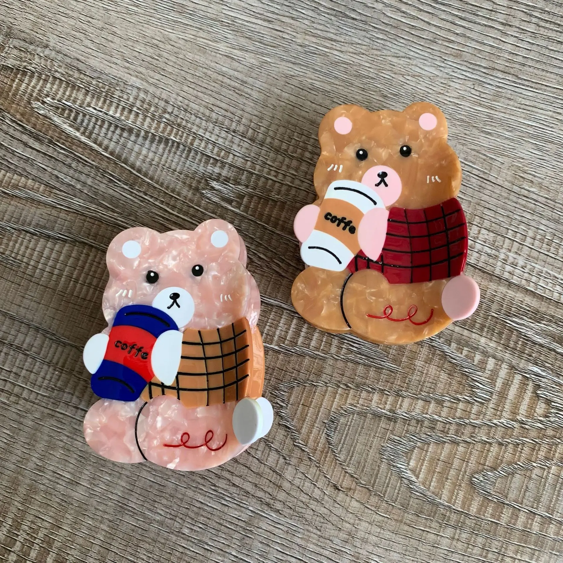 

Cute Creative Design Acetic Acid Aplicing Hair Clips High End Coffee Bear Hair Claw Shark Clip New Hairpin Accessories For Women
