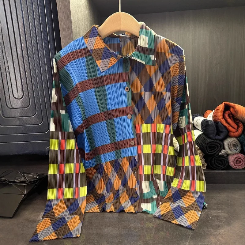 Camicia a pieghe Miyake 2025 Autunno Nuovo design di nicchia Colletto con stampa di collisioni a colori Camicia a maniche lunghe Casual Top semplici e versatili