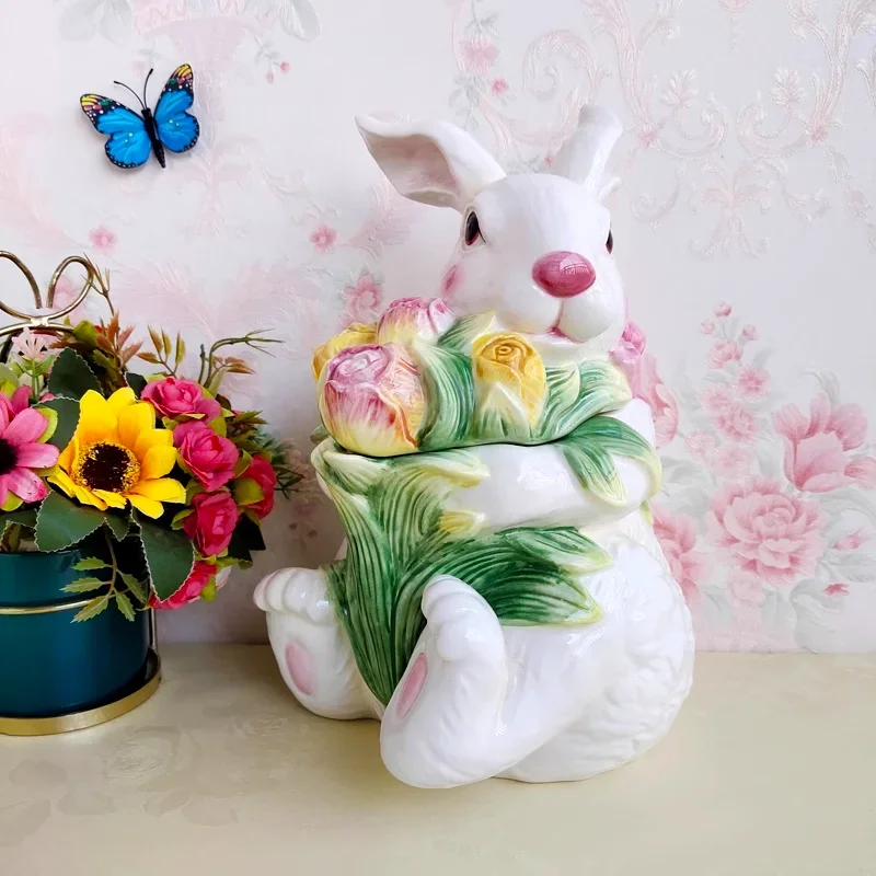 Ceramic Storage Jar Hand-painted Rabbits Holding Tulip Biscuit Jar European Living Room Decoration Jar Home Decoration Ornament