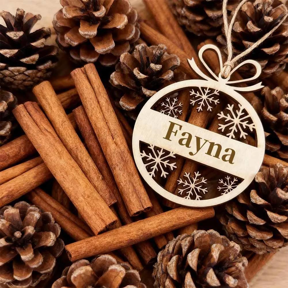 مجموعة مكونة من 5 قطع من زينة عيد الميلاد الشخصية مع الأسماء، وعلامات هدايا عيد الميلاد، وزخارف عيد الميلاد الخشبية، ومعلقات شجرة عيد الميلاد