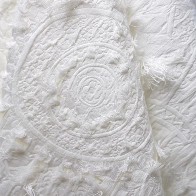 

Vintage White Heavy Texture Jacquard Fabric with Moon Embroidery Fringe Creative Designer Material for Luxury Fashion