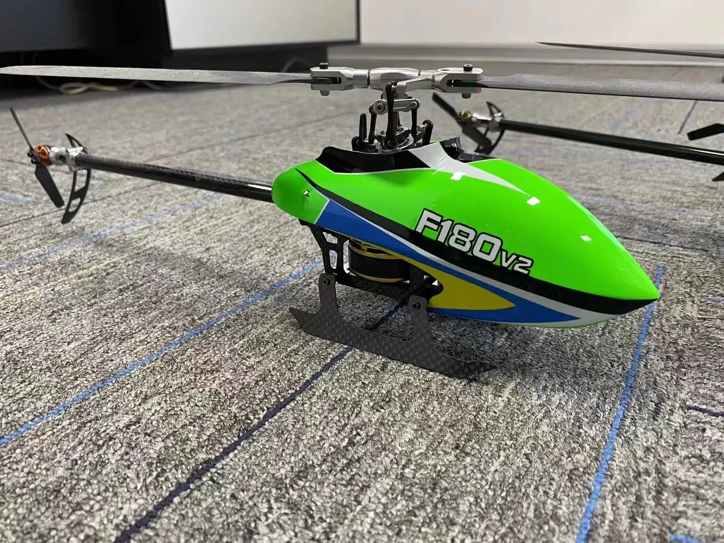 YUXIANG F180 V2 6CH 3D 6G System Dual Brushless Direct Drive Motor Aileronless RC Helicopter RTF BNF VS F180