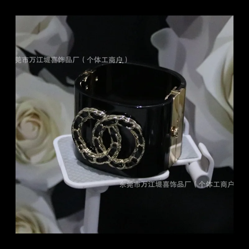 

9684 Ароматный бабушкиный ветер, одинаковый браслет из акриловой смолы, черный кожаный браслет из смолы, золотой кожаный браслет для тяжелой промышленности, широкий выпуск