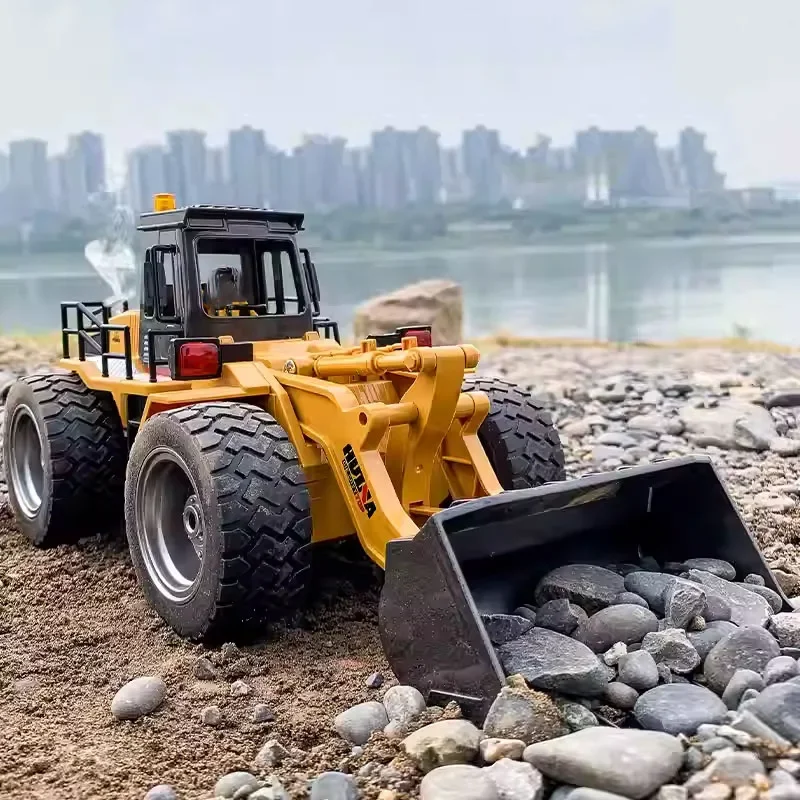 HUINA 1620 1/18 Rc Bulldozer Alloy Tractor Model 2.4G RC Crawler Radio Controlled Cars Trucks Engineering Car Boys Toys Gifts