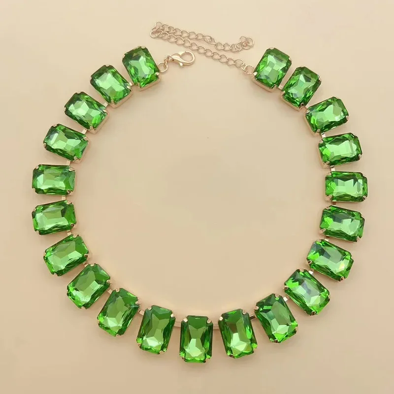 2024 New Luxury Classic Shiny Pink Blue Crystal Necklace Ladies Adjustable Square Large Glass Clavicle Chain Fashion Jewelry INS