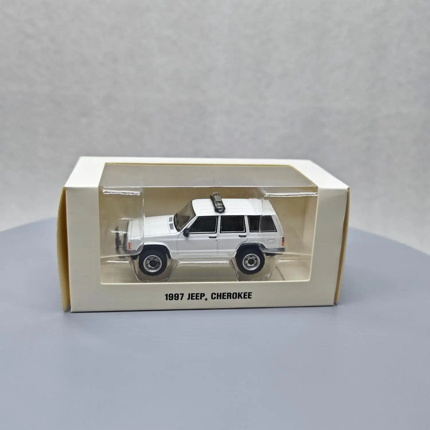 Green Light 1:64 1997 Jeep Cherokee Jeep Police Alloy car model high detail children's collector's gift decoration ornament gift