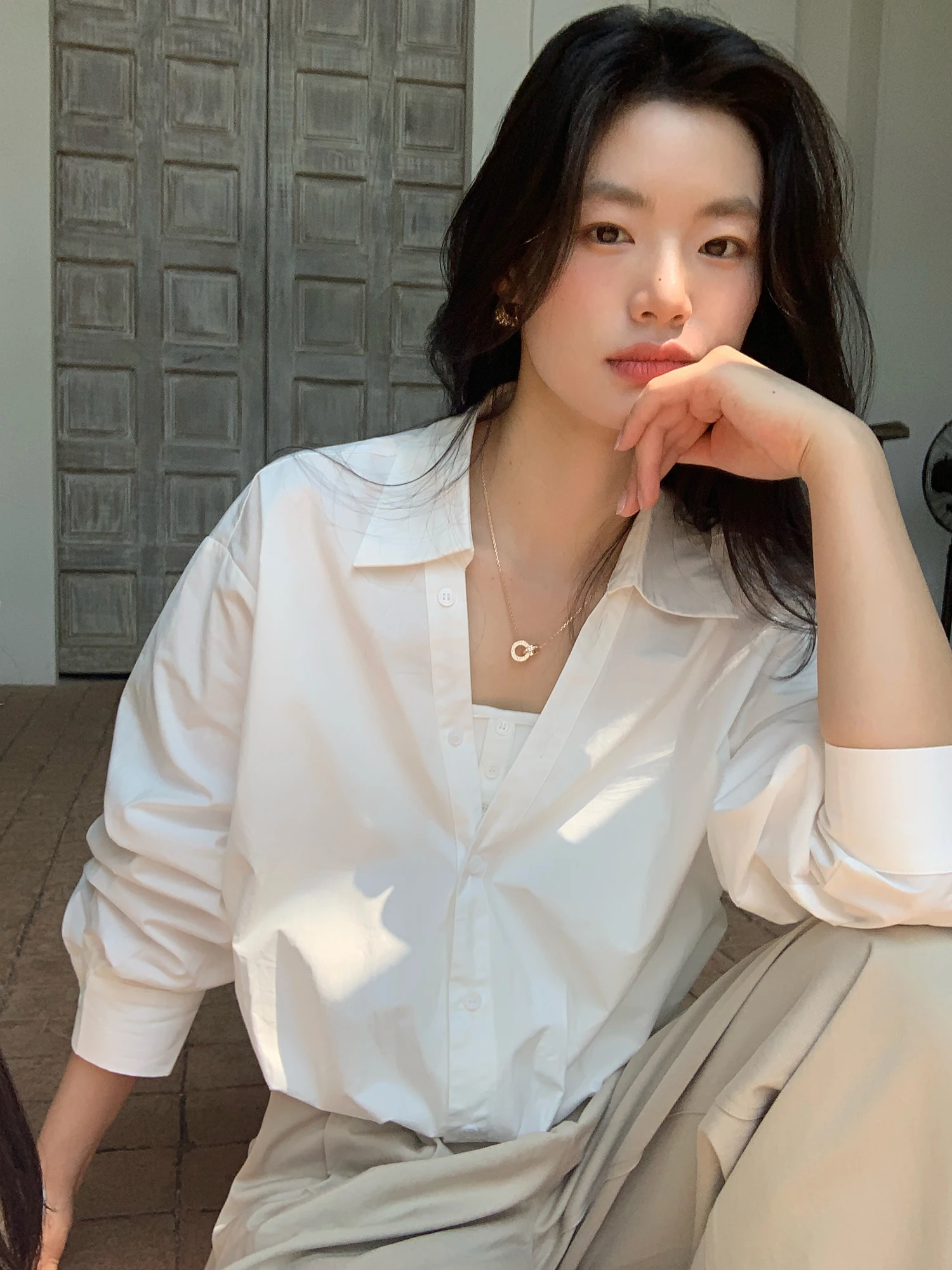 

Pusumede White V-Neck Shirt Women's Design Sense Atmosphere Shirt Top Casual Style Spliced Fake Two-Piece Cotton Long Sleeve