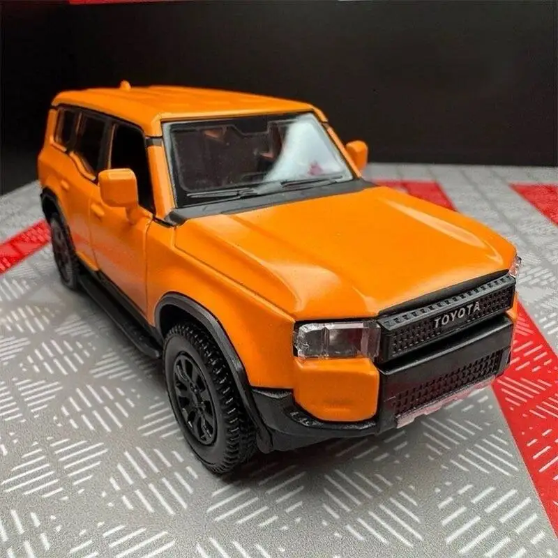 

1/36 TOYOTA PRADO Land Cruiser LC250 SUV, модель автомобиля из сплава, литая под давлением металлическая игрушка, модель автомобиля для бездорожья, высокая имитация, подарок для детей