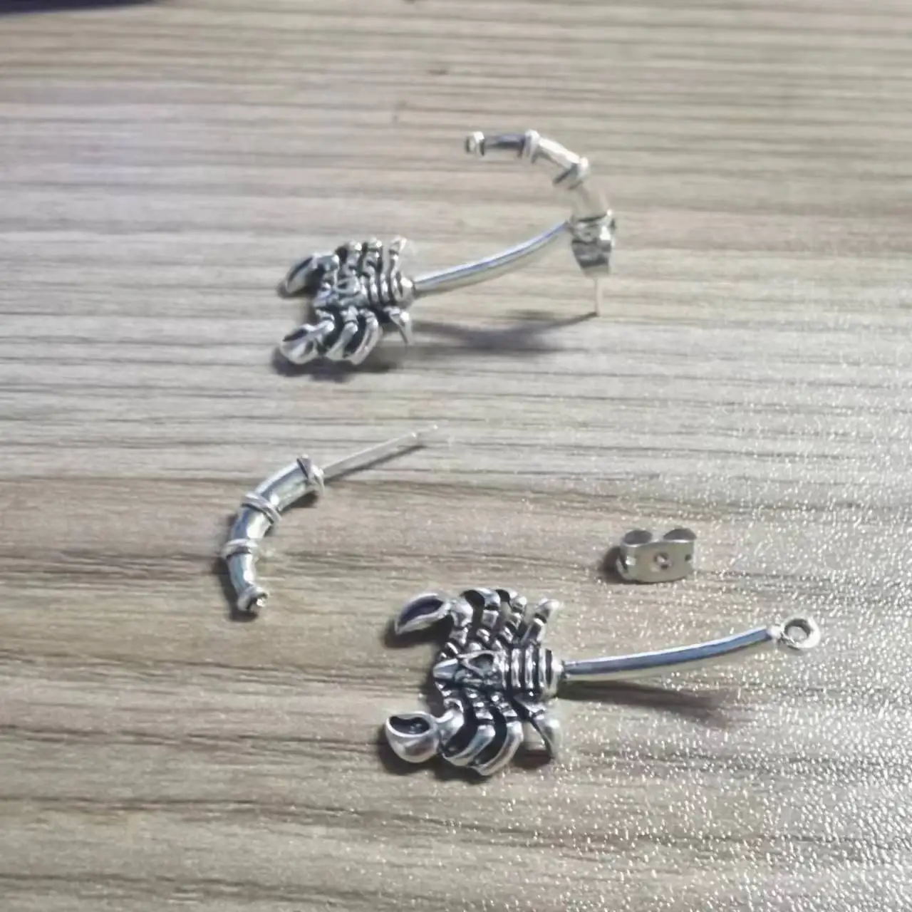 1 Pair Of Vintage Detachable Scorpion Ear Studs For Women\'s Punk Party Earrings