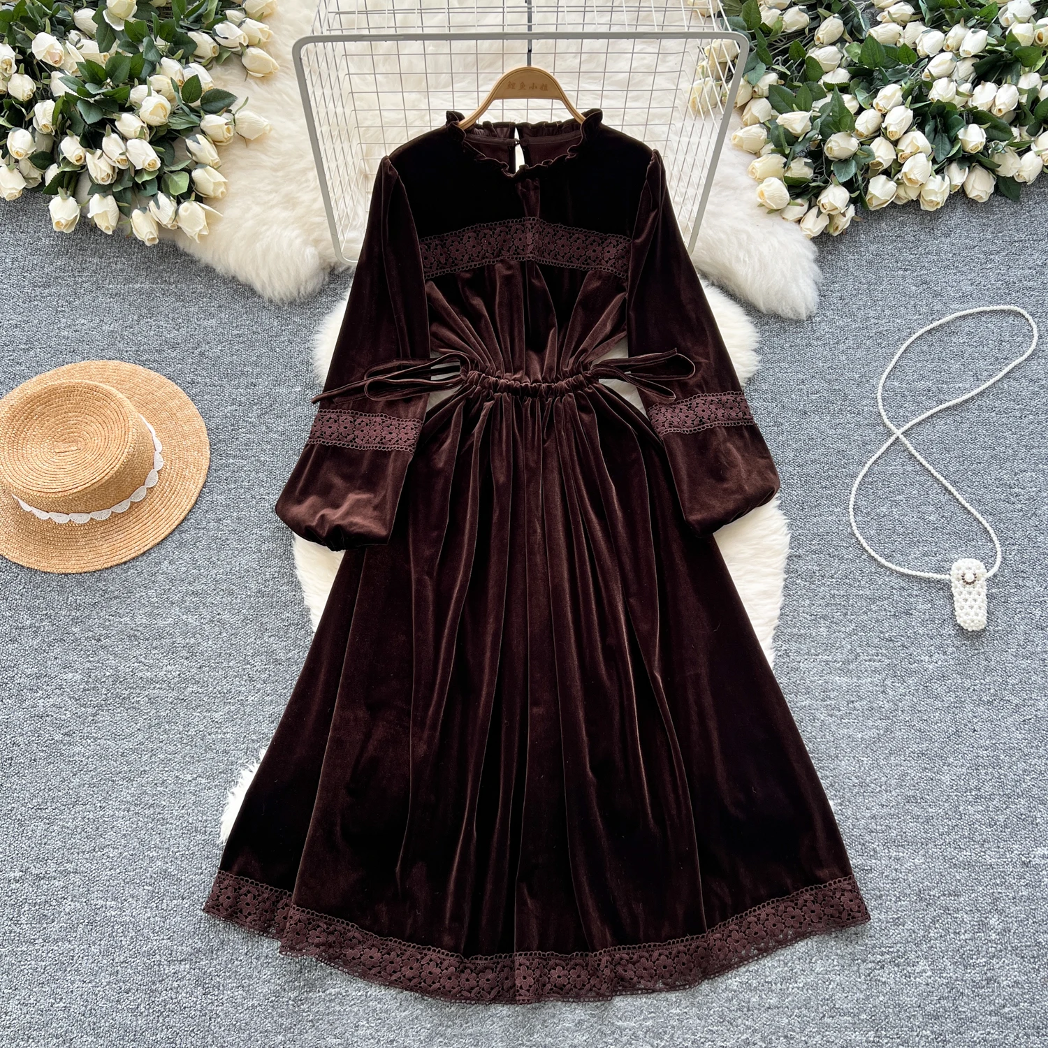 Vintage O-neck Elegant Long Sleeves Chic Lace Spliced Slim Bandage Velvet Dress French Evening High Street Winter Women Clothing