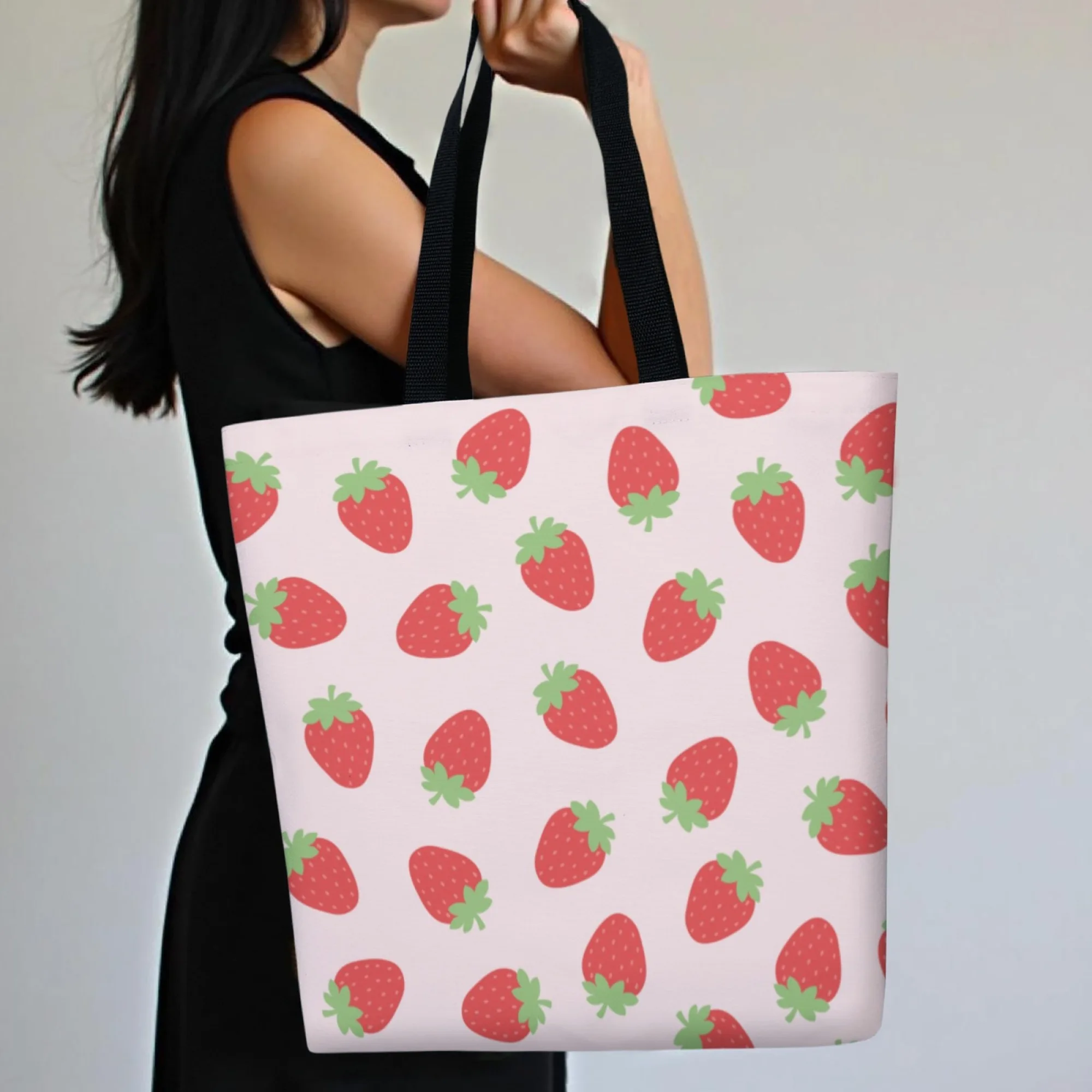 حقيبة يد قماشية متينة بطباعة فراولة للنساء حقيبة كتف مطبوعة باللون الوردي ذات سعة كبيرة حقيبة يد كاجوال قابلة لإعادة الاستخدام للسفر