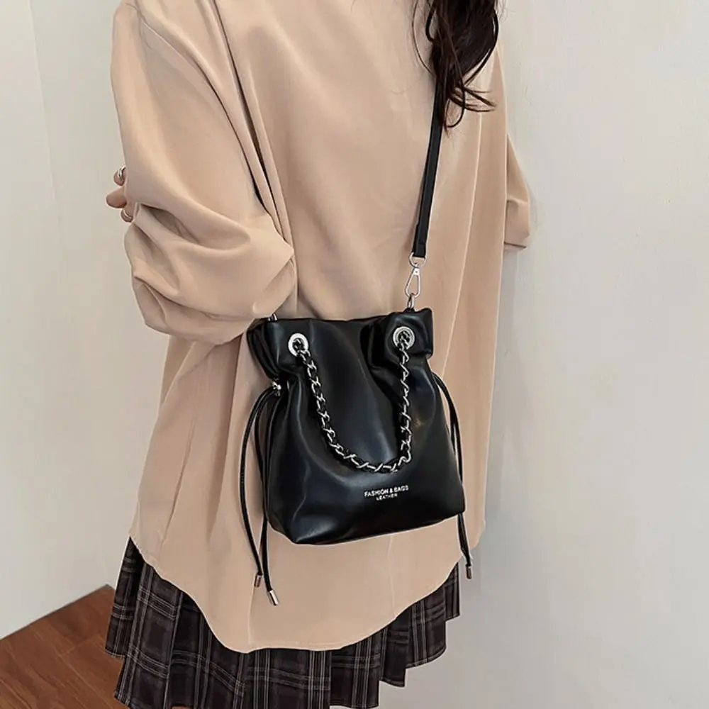 

Korean Style Chains Handle Bucket Bags Purse Crossbody Bag PU Crossbody Bag Large Capacity Wallet Bags Drawstring Bucket Bag