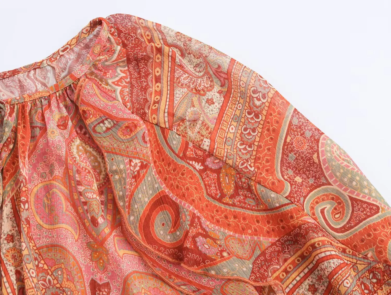 เสื้อเชิ้ตแฟชั่นลำลองสไตล์ใหม่สำหรับผู้หญิง แขนบานพิมพ์ลาย คอโอ ทรงหลวม ระบายอากาศได้ดี เหมาะสำหรับฤดูใบไม้ร่วง