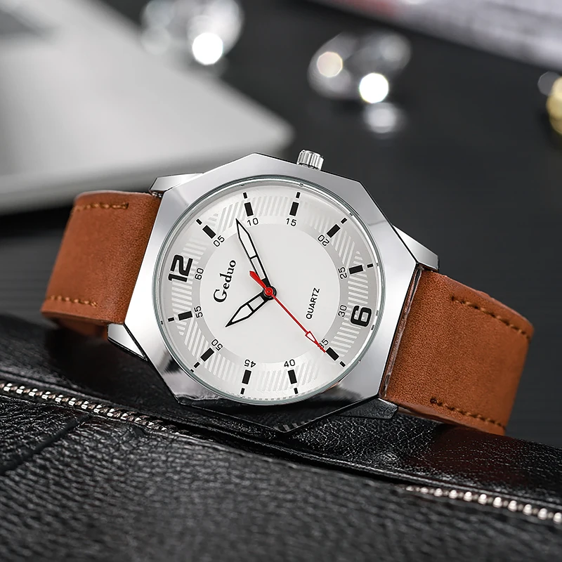 Men's Casual Leather Strap Quartz Wristwatch