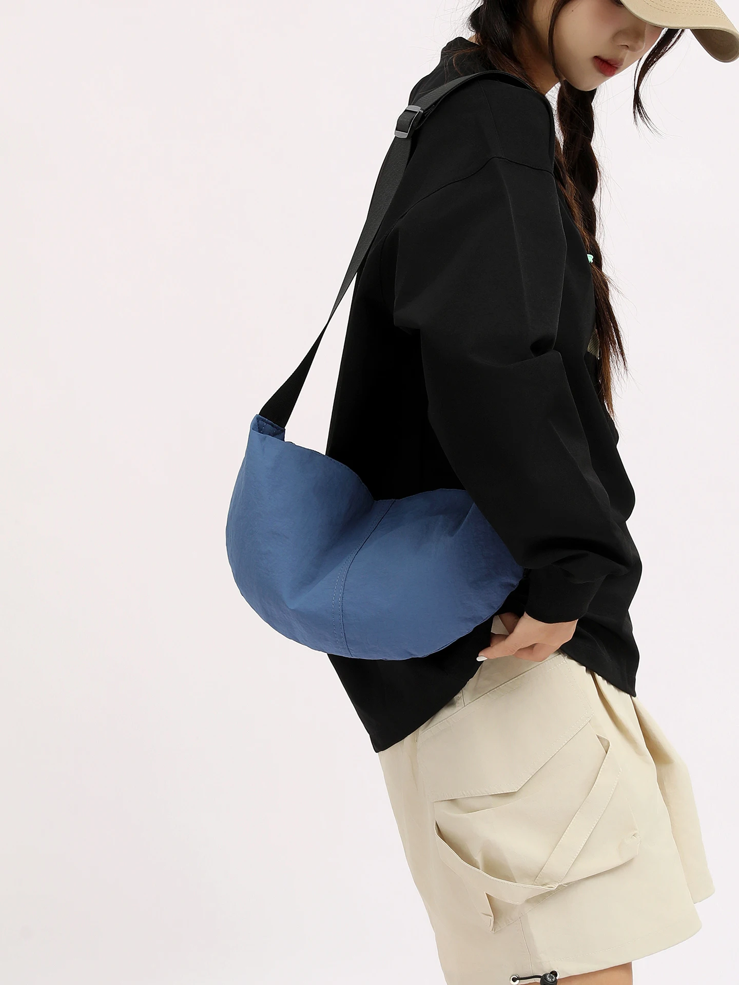 2026 New Nylon Sports Women's Casual Bag Wide Shoulder Strap Single Shoulder Slant Bag Simple Lightweight Moon Bag