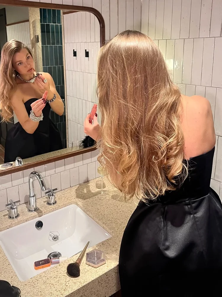 セクシーなチューブトップパーティーバッドショートドレス女性ソリッドノースリーブチューブトップバックレスAラインイブニングドレス女性ファッション春ローブ