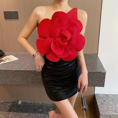 Imagen 1 del producto 2025 nuevo tridimensional flor grande cuello oblicuo sin tirantes mujer verano elegante Slim Fit Y2k Top