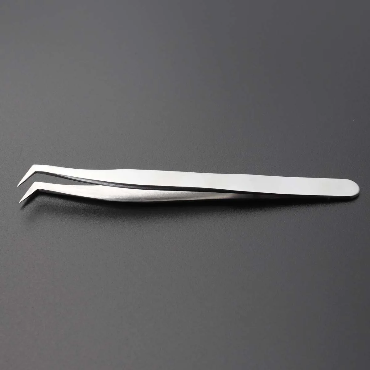 แหนบติดขนตาปลอมสแตนเลส เครื่องมือต่อขนตาแบบแม่นยำสำหรับผู้หญิง ใช้สำหรับต่อขนตา ช่างแต่งหน้า